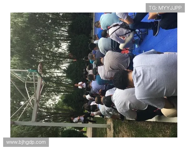 周丽独家分享羽毛球技巧与心得助你提升竞技水平的全攻略 周丽独家分享羽毛球技巧与心得助你提升竞技水平的全攻略