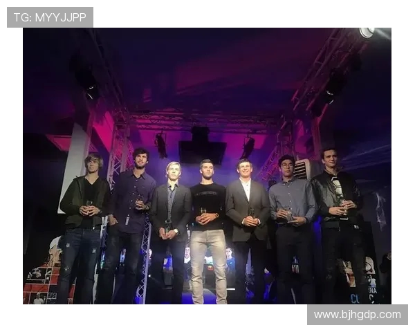 深圳网球队与杭州网球队赛后复盘团队协作的成功与不足分析