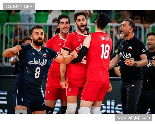 国青队迎战伊朗队展现青春风采争夺国际赛场荣誉