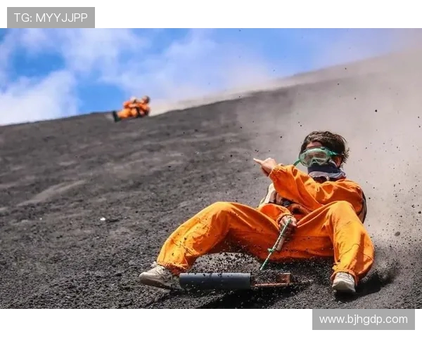 成都极限运动队的中路突破探索与挑战之旅深度解析