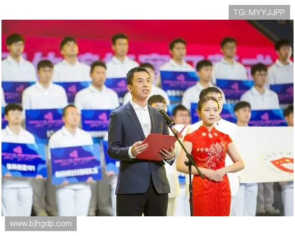 专访王伟:探寻羽毛球冠军背后的训练与心态秘诀 专访王伟:探寻羽毛球冠军背后的训练与心态秘诀