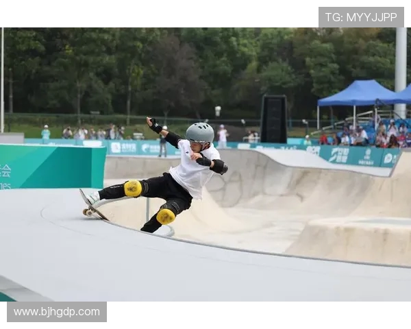 成都滑板队与杭州滑板队赛后复盘力量对比与技术分析